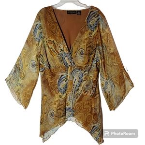 New York City Design Co women's plus size 2X geometric shark tooth blouse. 934